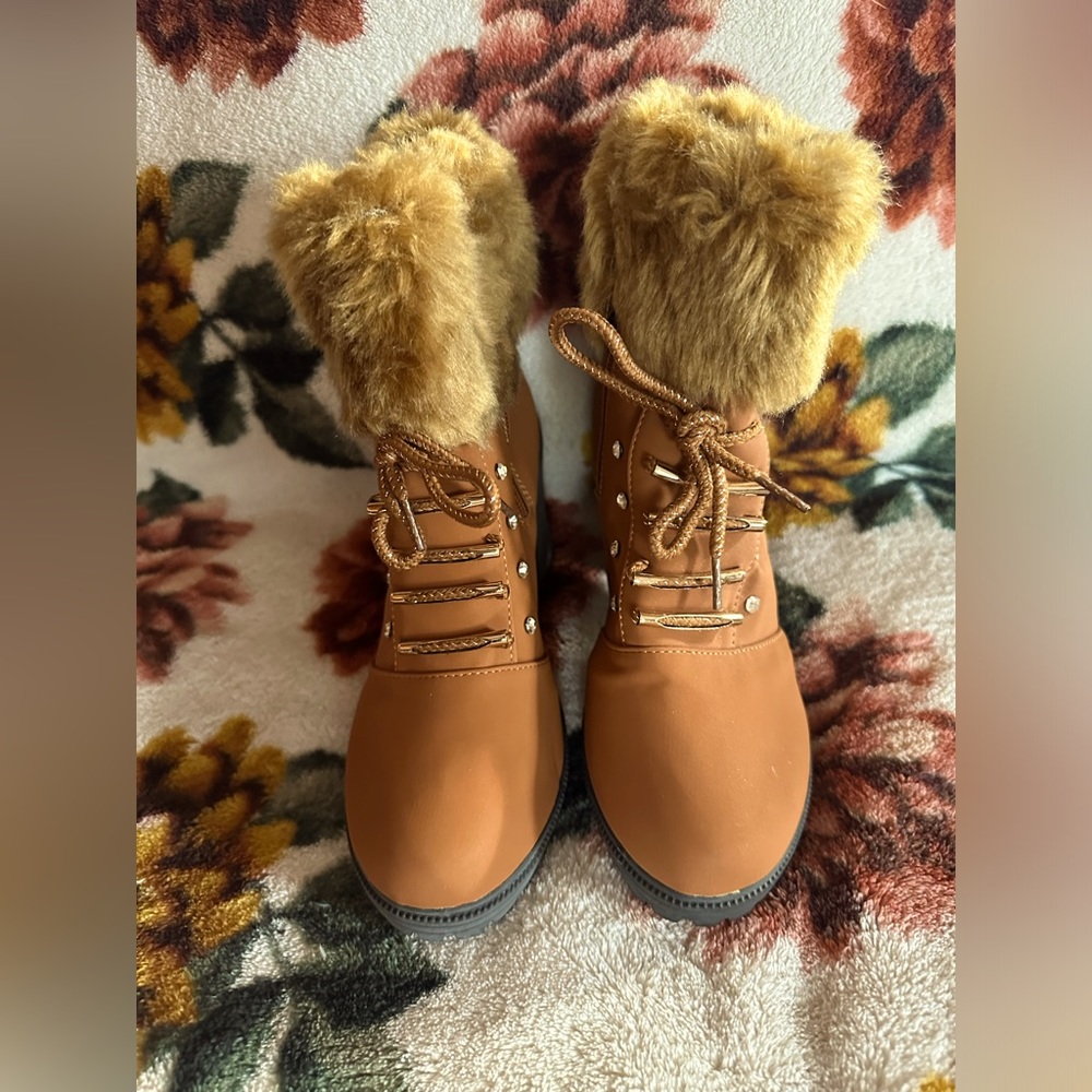 CUTE booties! SHEIN - Size 7 - Brown with jewels💎